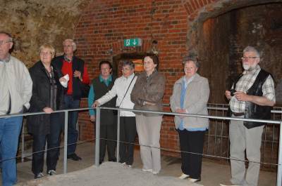 Fhrung und Information ber die Funktion des ehemaligen Eiskellers,